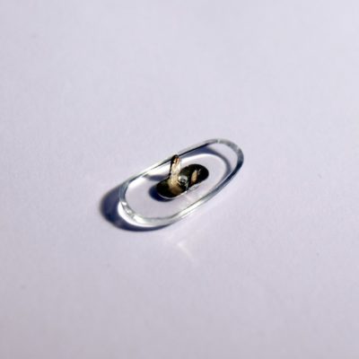 #10a. SILICONE CRIMP ON NOSE PADS. (Rayban type fitting)