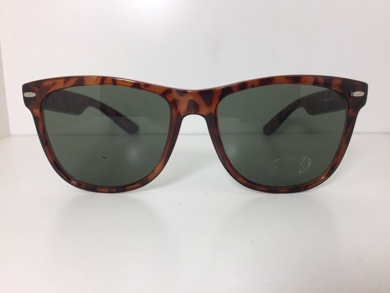 Wayfarer style Sunglasses - look designs
